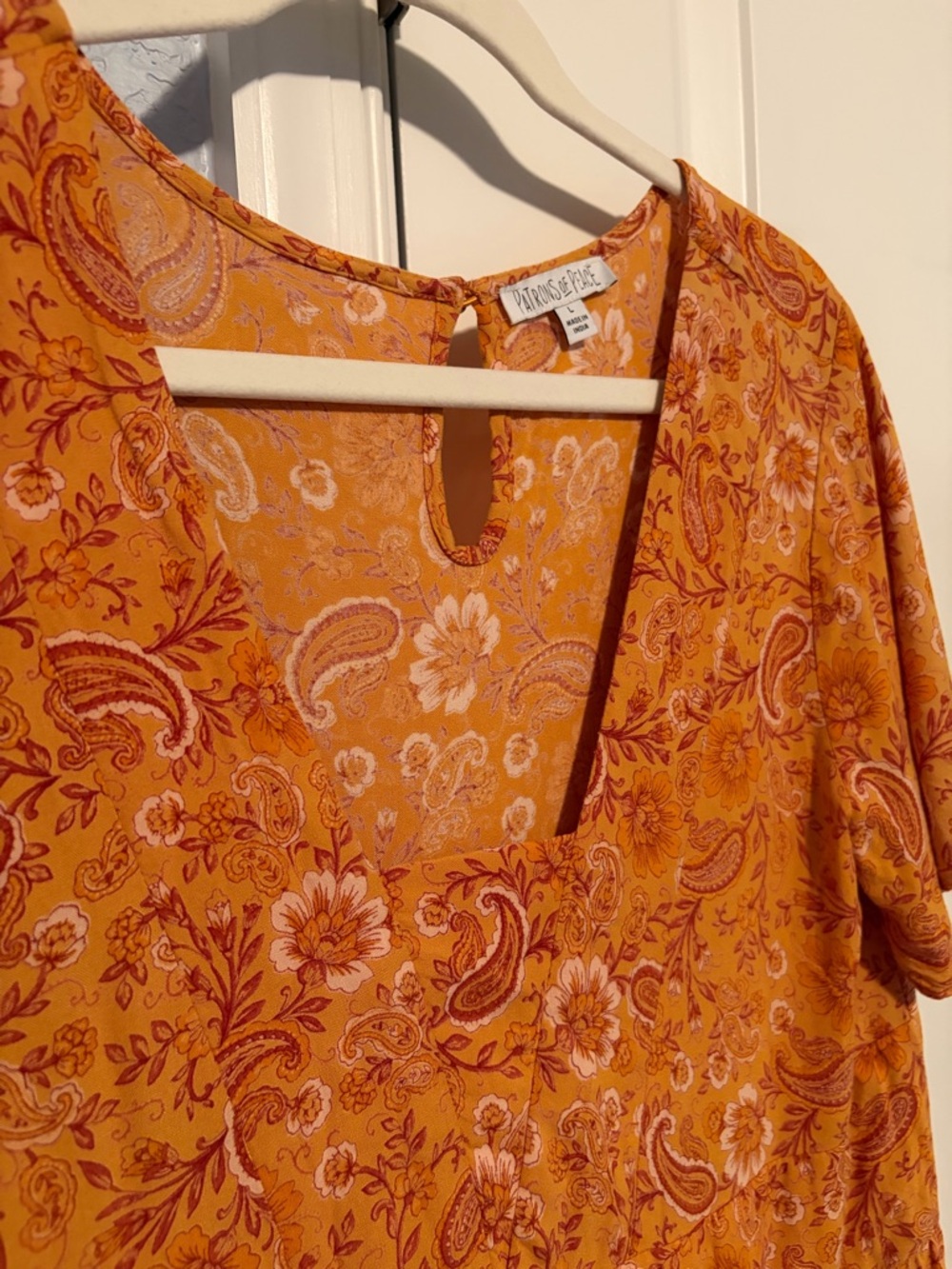 Patrons of Peace Paisley Flutter Sleeve Tiered Dress - Picture 2 of 3